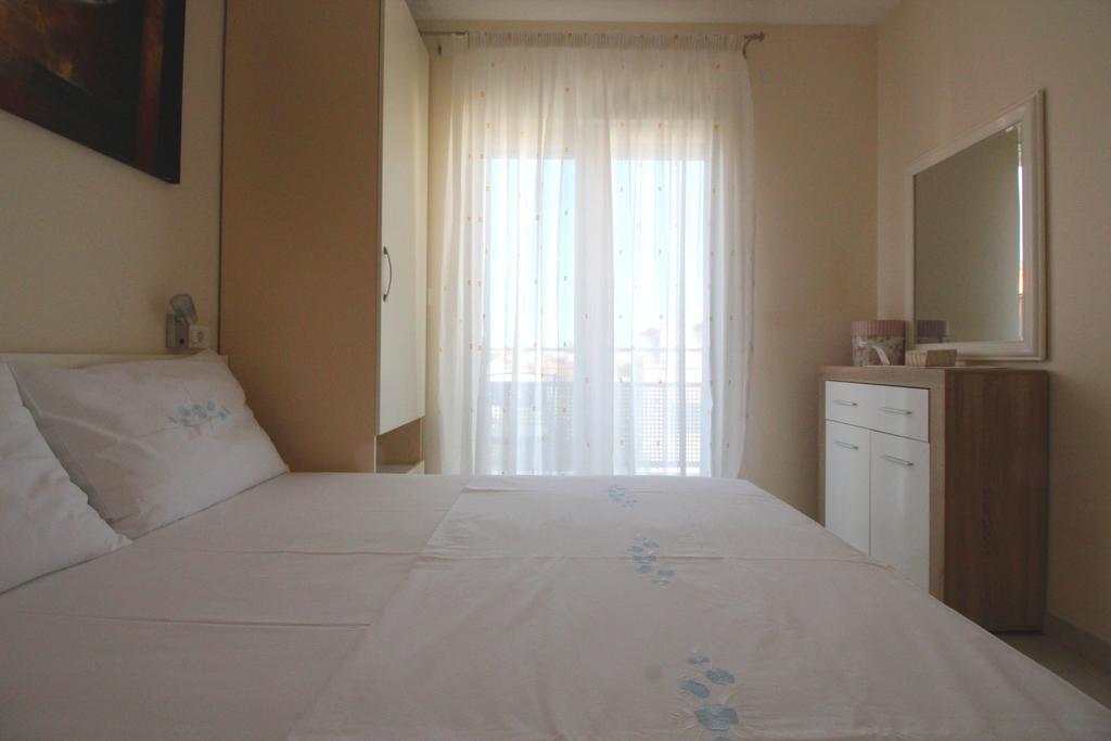 Apartment Brigite Ровин Екстериор снимка