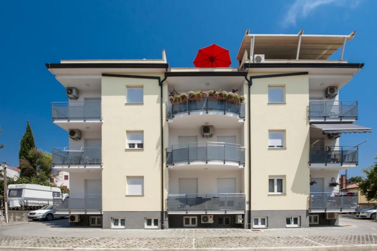 Apartment Brigite Ровин Екстериор снимка
